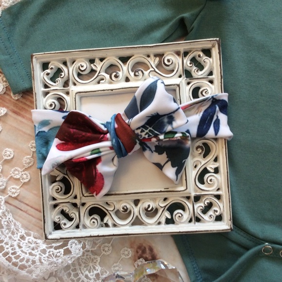 Boutique Baby Girls Sage & Floral 3pc Outfit - Picture 3 of 4